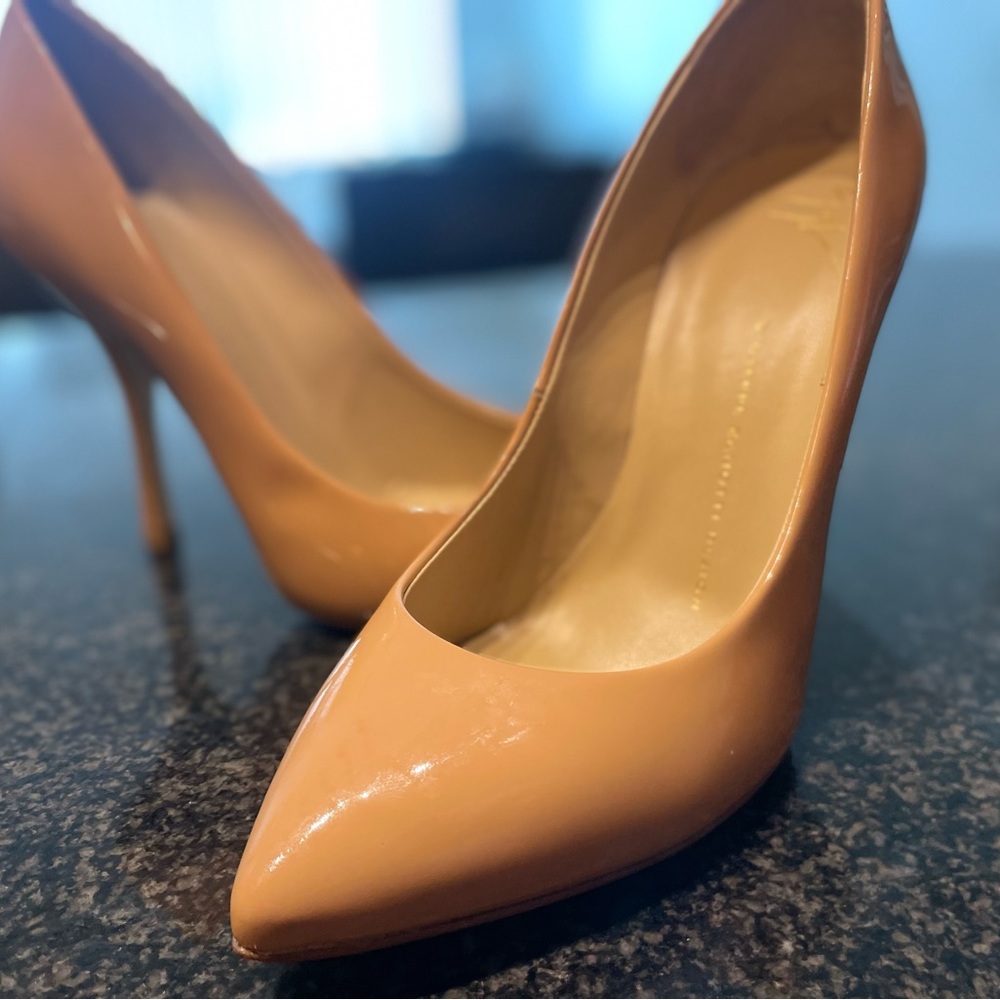 Guiseppe Zanotti Nude/Beige Heels size 38 like new